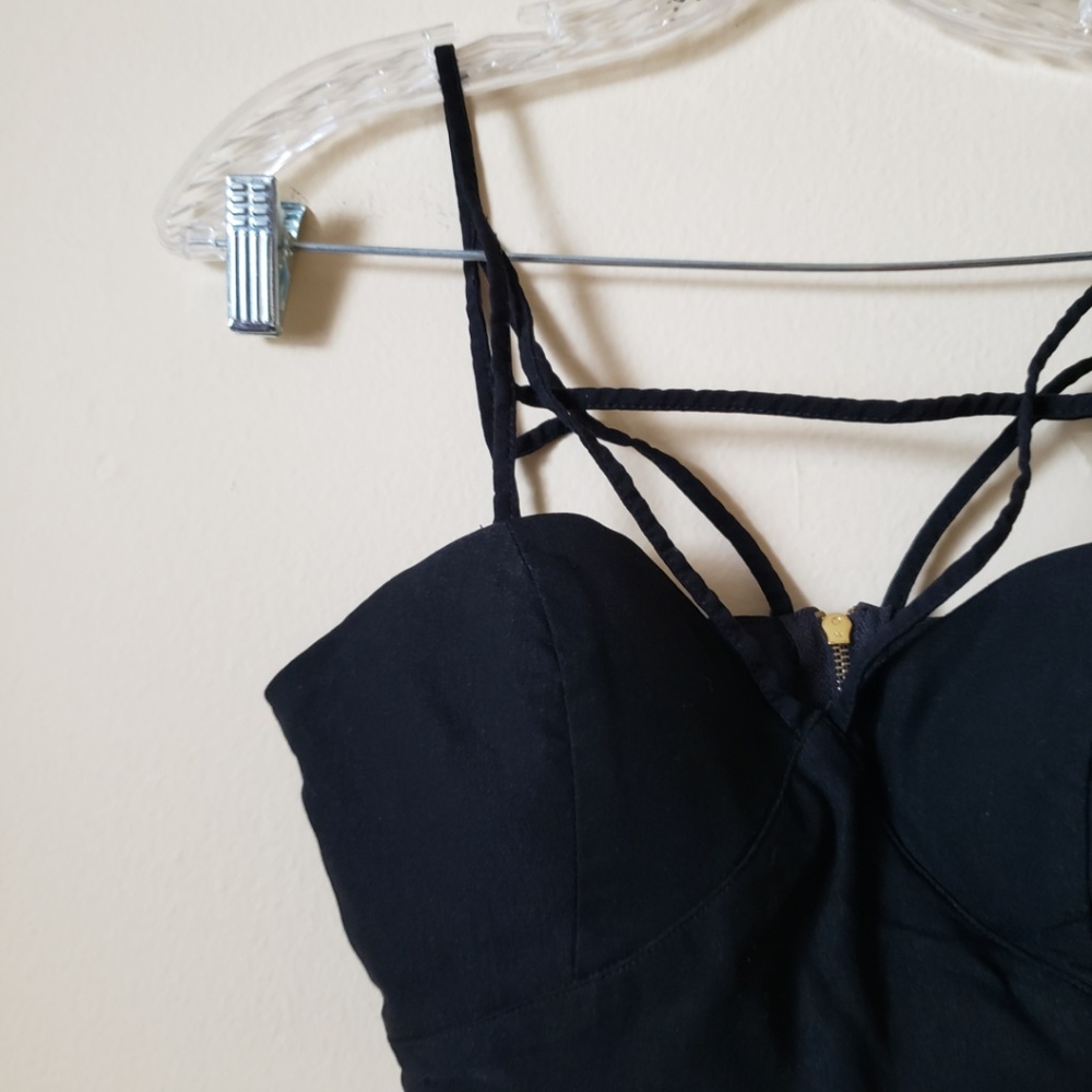 *SOLD CR Black Caged Strappy Crop Top XS - Picture 3 of 6